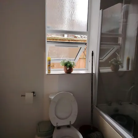 Double Bedroom Available Bristol